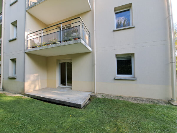 Appartement 3 pièces avec terrasse et parking &#8211; ST ANDRE LES