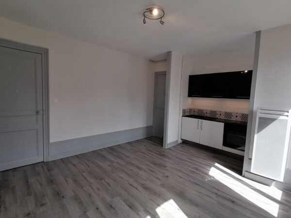 Appartement 2 pièces proches commodités &#8211; Troyes secteur GAR