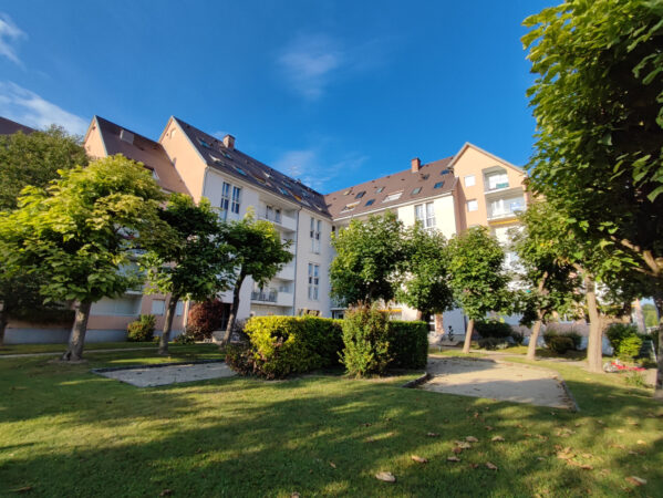 Appartement Studio meublé &#8211; TROYES secteur ESC